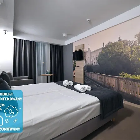 酒店 Lubhotel 3*